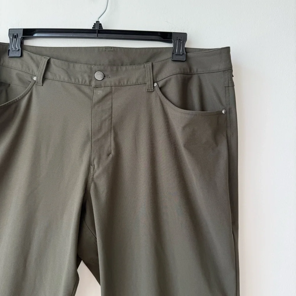 Lululemon Men’s ABC Pant Classic Warpstreme 30” Dark Olive Green